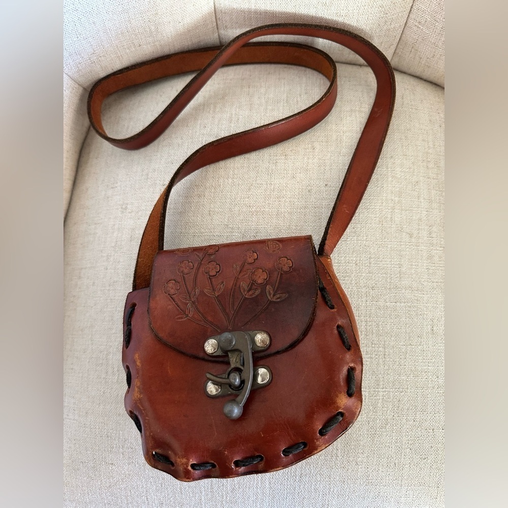 Vintage Brown Tooled Leather Floral Crossbody Bag Purse Handbag Embossed Compact